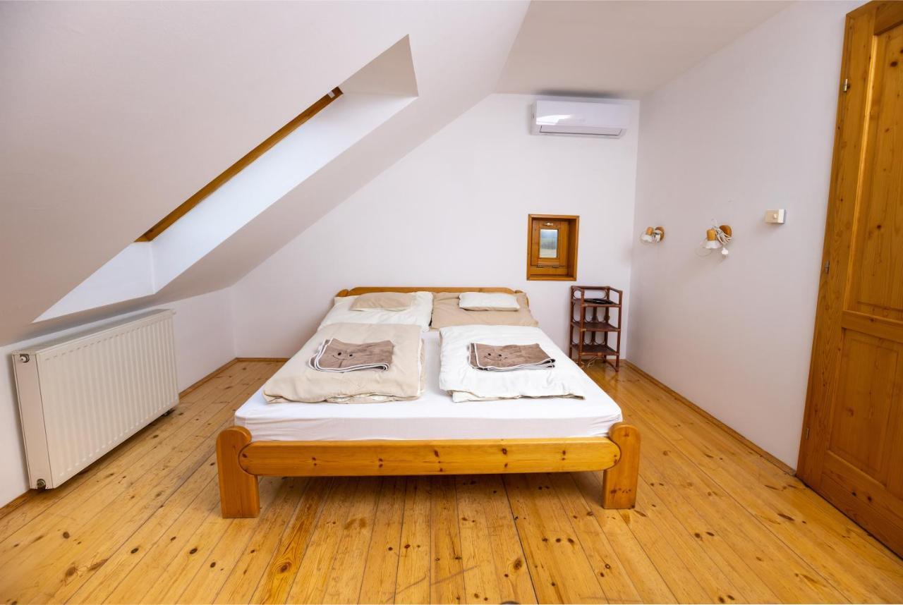 Nemesnép Noble'S Panzio Es Etterem Bed & Breakfast エクステリア 写真